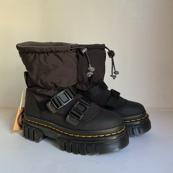 Dr. Martens Black Padded Winter Snow Boots Women’s Sz 7 Platform Waterproof NWT - Picture 2 of 10